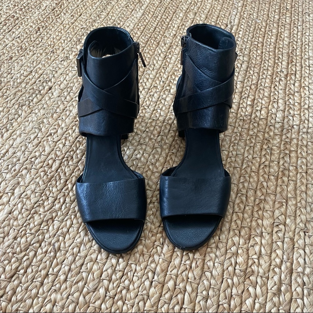 Kenneth Cole Black Leather Heels, Size 9M